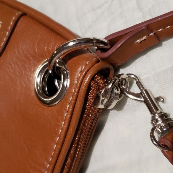 XOXO Brown Wristlet - Picture 8 of 11